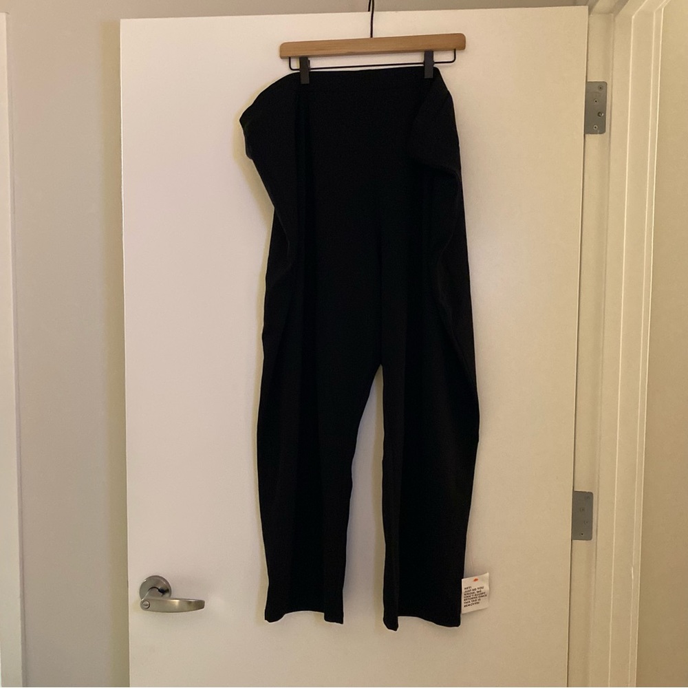 Black trousers